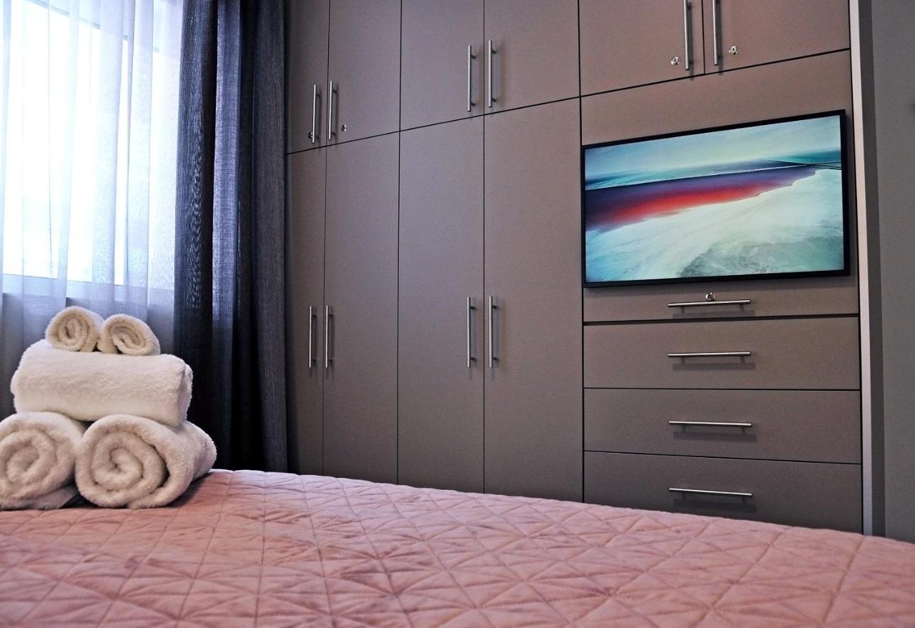 In&Out Apartment นาฟปลิโอ ภายนอก รูปภาพ