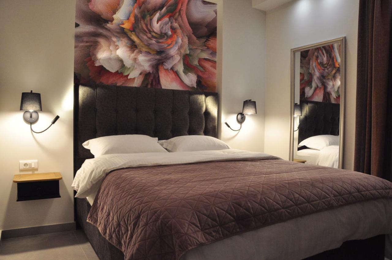 In&Out Apartment นาฟปลิโอ ภายนอก รูปภาพ